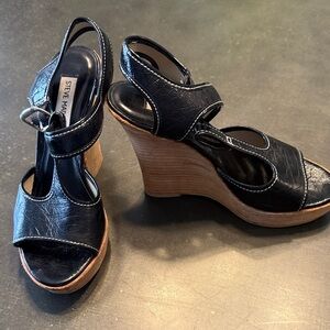 Steve Madden Black and Tan Wedge Sandals